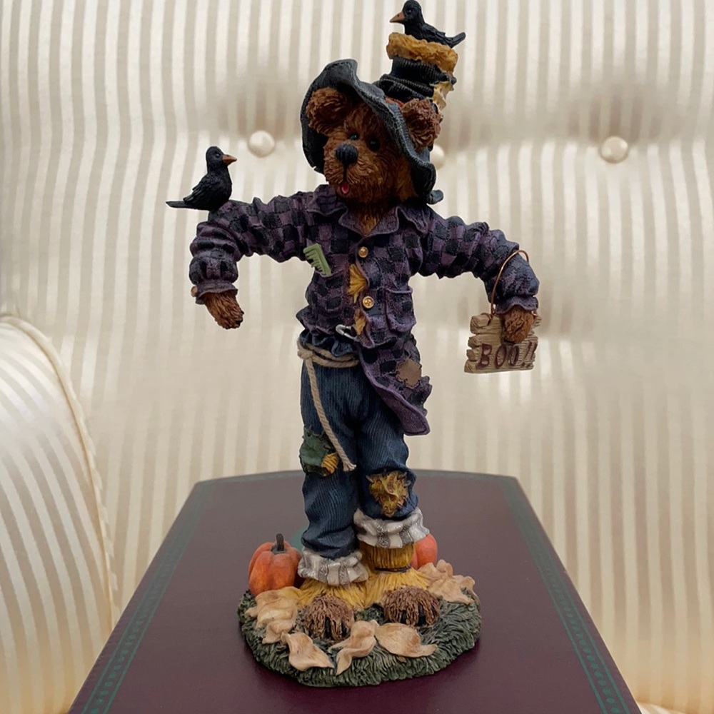 Boyds Bears Hallowe’en scarecrow